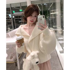 批发温柔甜美大<b class='q'>翻领</b>白色针织开衫上衣休闲裤冬季巨好看灯笼袖毛衣套装