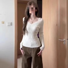 批发韩系白色V领露肩长袖针织衫女秋冬修身显瘦毛衣气质纯欲<b class='q'>上衣</b>套装