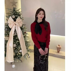 批发本命年新年小香风红色细闪毛衣半身裙女冬季慵懒高级感针织衫套装
