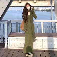 批发法式氛围感绿色针织长袖连衣裙慵懒风温柔气质修身长裙子2025冬季