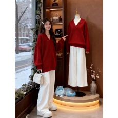 批发冬季复古新年圣诞红色毛衣裤子女秋冬巨好看慵懒风显瘦遮肉套装