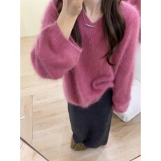 批发玫红色V领毛衣半身裙女秋冬慵懒高级感外穿宽松针织两件<b class='q'>套装</b>