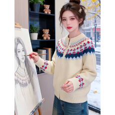 批发<b class='q'>复古</b>费尔岛提花圆领毛衣外套女冬季新款慵懒风宽松加厚针织开衫潮