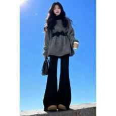 批发圆领收腰针织上衣喇叭<b class='q'>裤</b><b class='q'>套装</b>2025秋冬宽松版型日常休闲出街穿搭