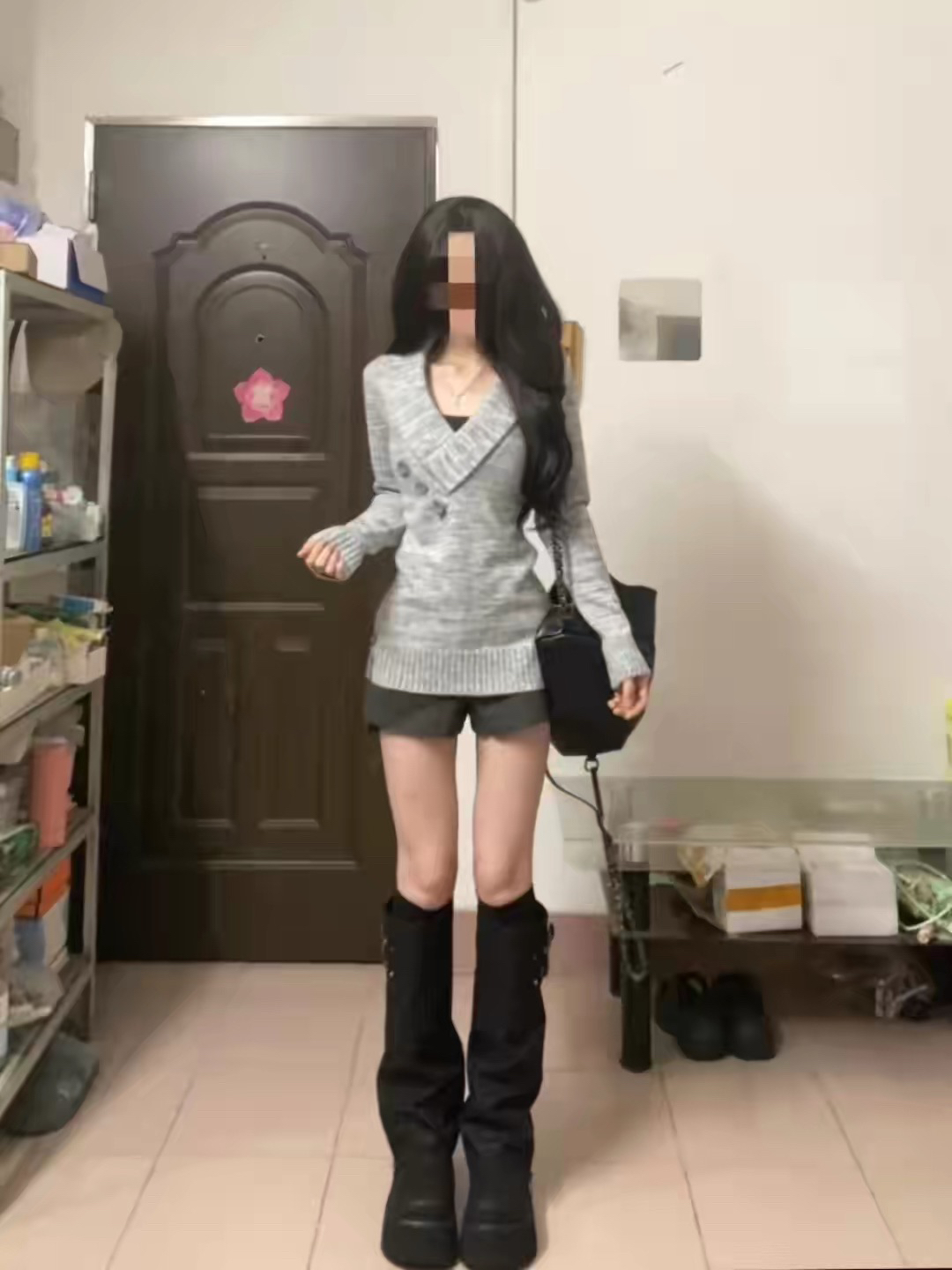 한 부서 디자인 센스 V넥 회색 스웨터 여자 겨울 품격 작은 대중 몸매 가꾸기 슬림해 보이는 허리 수축 인사이드 가져 가라. 니트 맨위