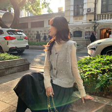 批发2026春季手工钩花毛球软糯针织马甲半身裙韩系宽松叠穿毛衣<b class='q'>套装</b>女