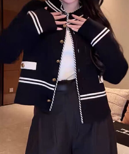 작은 샤넬 스타일 라운드 넥 스트라이프 오픈 가디건 여성 가을 겨울철 새로운 쇼트 스타일 싱글 줄 버튼 다용도 슬림해 보이는 니트 재킷 맨위