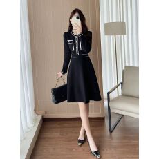 批发<b class='q'>欧洲站</b>小黑裙小个子收腰显瘦显高针织毛衣<b class='q'>连衣裙</b>秋冬小香风打底裙