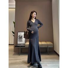 批发<b class='q'>孕妇装</b>2025秋季新款不规则鱼尾V领收腰连衣裙秋冬高弹长裙