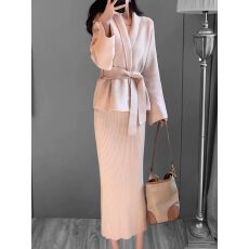 批发<b class='q'>韩国</b>轻奢明媛风女2025冬季新款法式复古显瘦气质毛衣开衫<b class='q'>连衣裙</b>