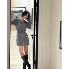 批发韩国名媛气质穿搭针织毛衣连衣裙女秋冬百搭修身显瘦<b class='q'>明星</b><b class='q'>同款</b>短裙