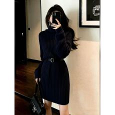 批发秋<b class='q'>冬</b>季赫本风黑色毛衣裙高级感超好看配大衣打底内搭针织连衣裙女