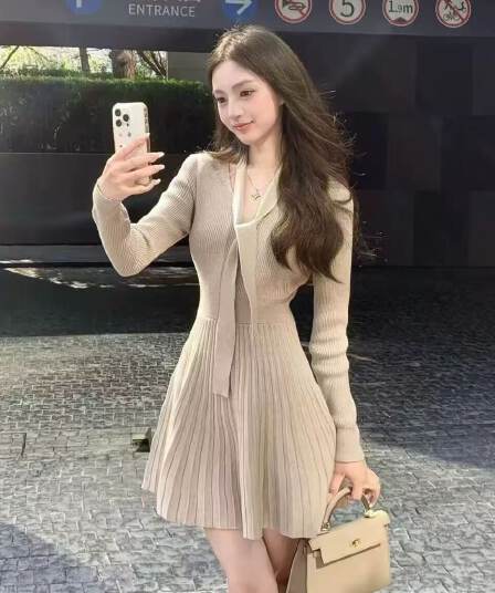 천 금빛 바람 V넥 레이스업 니트 여성 드레스 가을 겨울철 소녀 센스 품격 몸매 가꾸기 슬림해 보이는 만나는 한 마디 미니 스커트
