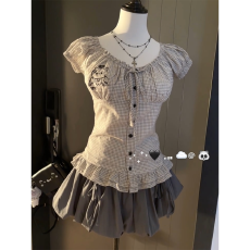 批发可爱亚文化宅萌系古早感<b class='q'>格子</b>花边短袖上衣女夏休闲百搭花苞裙<b class='q'>套装</b>