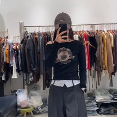 批发【官图德绒180克】小狗<b class='q'>印花</b>露肩长袖<b class='q'>t</b><b class='q'>恤</b>女修身显瘦时尚百搭上衣潮