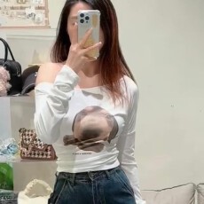 批发【官图德绒180克】韩版复古小狗<b class='q'>印花</b>露肩长袖<b class='q'>t</b><b class='q'>恤</b>女时尚百搭上衣潮