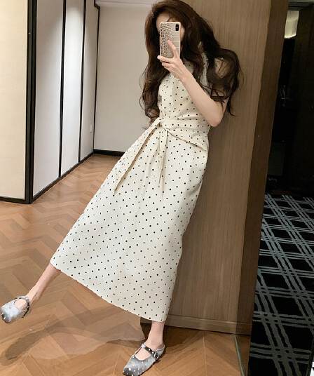 여름 빅 사이즈 품격 도트 무늬 민소매 조끼 여성 드레스 고급 센스 허리 수축 슬림해 보이는 스트랩 롱 스커트