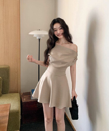 프랑스식 품격 순수한 욕망 섹시함 오프숄더 여성 드레스 여름 새로운 허리 수축 슬림해 보이는 외국 가스 한 마디 짧은 치마