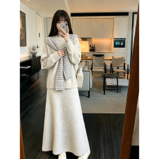 批发秋冬慵懒<b class='q'>甜美</b>chic高级针织毛衣百搭条纹披肩半身裙时尚简约三件套
