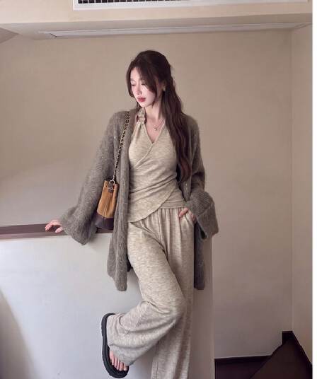 느긋한 바람 가을 착용 가져 가라. 전체 집합 느슨함 센스 캐주얼 스웨터 오픈 가디건 행침 목 맨위 바지 세트 여성