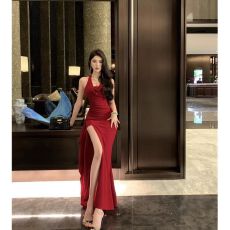 批发港风复古高级感气质挂脖<b class='q'>连衣裙</b>女夏性感开叉V领度假包臀长裙礼服