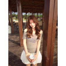 批发美式辣妹灰色字母斜肩针织短袖t恤女夏季修身显瘦纯欲露肩上衣潮