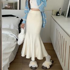 批发高级感气质小众鱼尾半身裙2025秋<b class='q'>冬</b>新款高腰修身显瘦包臀针织长裙