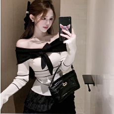 批发灰色<b class='q'>V领</b>长袖拼接领带针织衫毛衣女秋冬季新款设计感韩系短款上衣