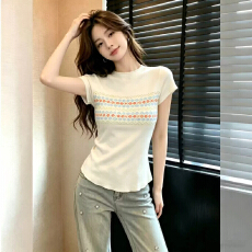 批发【<b class='q'>包</b><b class='q'>芯</b>纱】提花短袖针织衫t恤女夏季洋气减龄圆领正肩冰<b class='q'>丝</b>上衣服
