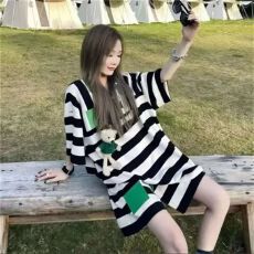 批发网红时尚<b class='q'>休闲</b>运动套装女夏季新款宽松条纹上衣短袖短裤两件套