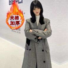 批发高级感灰色加厚绒大衣女生小个子中长款2025<b class='q'>冬</b>新款大翻领毛呢外套