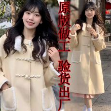 批发新款加绒加厚奶黄色呢子大衣女秋冬季羊羔绒学院学生毛呢连帽外套