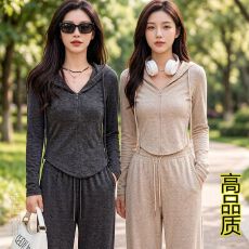 批发2026春秋显瘦减龄简约中年休闲女装连帽修身上衣运动服两件<b class='q'>套装</b>潮