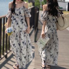 批发法式露肩吊带印花连衣裙女<b class='q'>显瘦</b>夏季新款高级感气质小心机A字裙仙