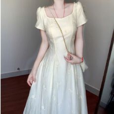 批发爆款 夏季大码法式甜美初恋方领连衣裙高级感<b class='q'>气质</b>收腰显瘦仙女裙