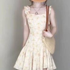 批发桔梗法式温柔<b class='q'>气质</b>收腰显瘦a字碎花吊带连衣裙子女夏季新款