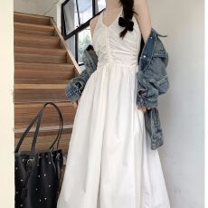 批发夏季新款V领收腰显瘦气质设计感抽绳皱褶纯色露背无袖吊带连衣裙