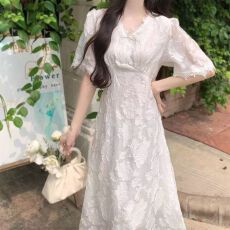 批发法式白色蕾丝泡泡袖领<b class='q'>连衣裙</b>女夏季设计感收腰温柔系短袖长裙子潮