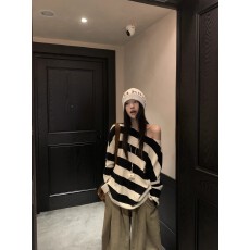 批发慵懒风复古撞色条纹斜肩针织衫女秋季宽松气质露肩打底衫休闲上衣