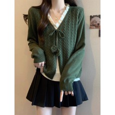 批发绿色v领<b class='q'>针织</b>衫麻花毛衣女2025秋冬季新款设计感学院风假两件上衣
