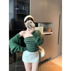批发氛围感新年套装别致绿色针织开衫外套女装冬季条纹抹胸背心两件套