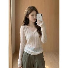 批发韩系漂亮白色V领<b class='q'>长袖</b>针织<b class='q'>打底衫</b>女春装独特超好看内搭短款小上衣