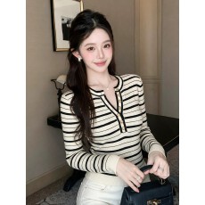 批发早秋通勤风条纹针织衫女时尚百搭金属扣点缀修身显瘦百搭长袖上衣