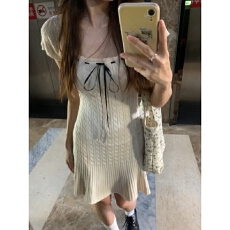 批发法式连衣裙女夏季新款<b class='q'>甜美</b>独特别致小个子纯欲U领收腰显瘦针织裙