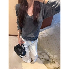 批发韩系白色v领长袖t恤女春秋新款纯欲风辣妹百搭<b class='q'>打底衫</b>内搭慵懒上衣