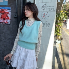 批发学院风U领针织马甲女<b class='q'>秋</b>冬新款叠穿无袖毛衣吊带背心外搭坎肩马夹