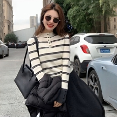 批发独特ins撞色条纹半高领<b class='q'>毛衣</b>女秋冬款时尚洋气修身上衣打底针织衫