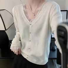 批发miu系奶fufu蕾丝拼接v领打底衫女春秋纯欲内搭毛衣软糯针织衫上衣