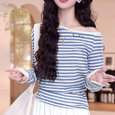批发高级感条纹字母长袖t恤女<b class='q'>装</b>春季2026新款斜领露肩上衣打底衫内搭