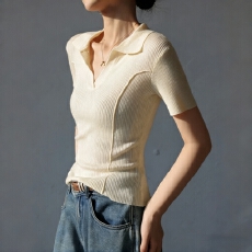 批发杏色v型翻领设计感修身显瘦短袖T恤女夏季绝美巨好看的打底衫上衣